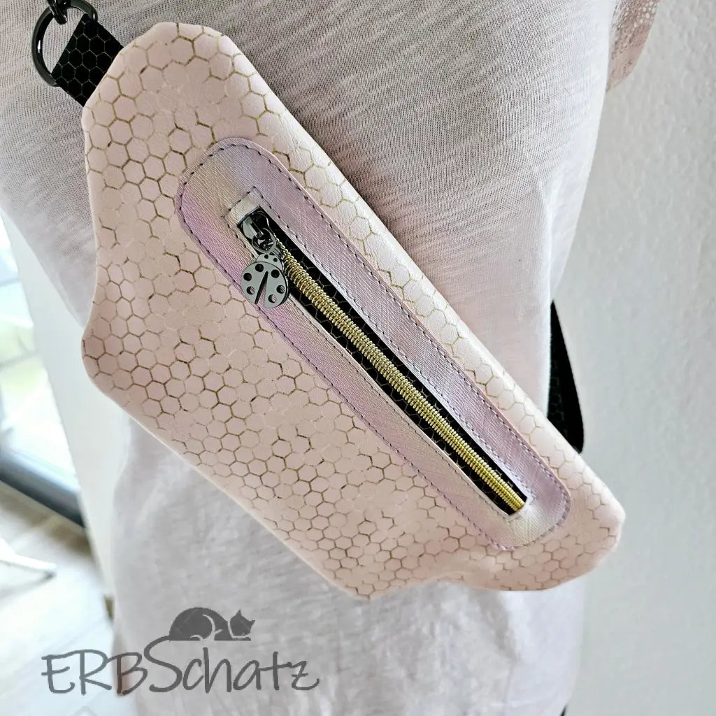 BigFannyPack Bienenliebe