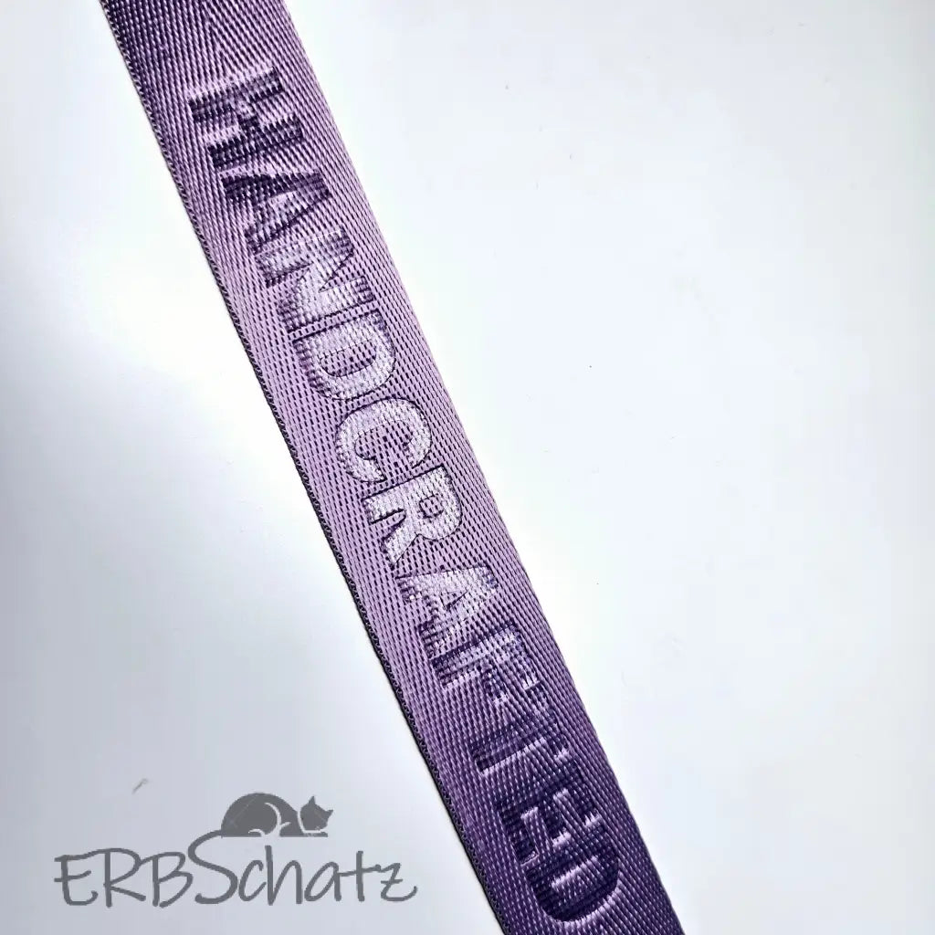 Gurtband embossed ’Handcrafted’ 25mm - Lavender 25