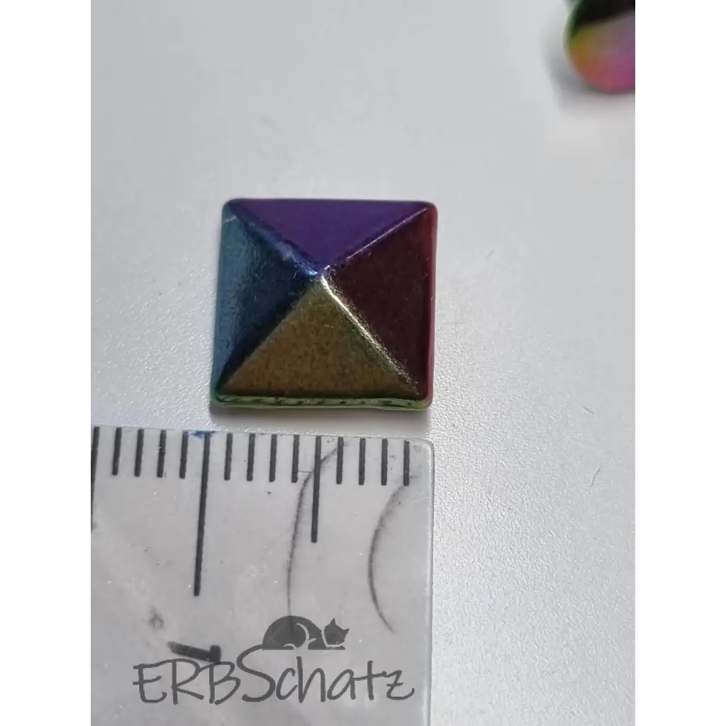 Viereck Niete Pyramide Rainbow 9/10 mm