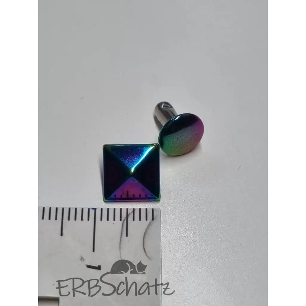 Viereck Niete Pyramide Rainbow 9/10 mm